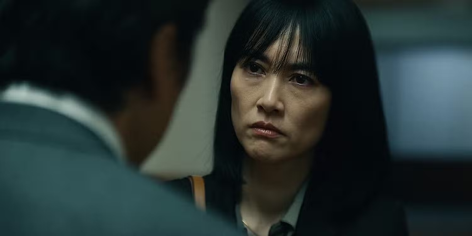 Emi Maruyama’s character highlights the structural pressures facing Japanese reporters working within the kisha club system 